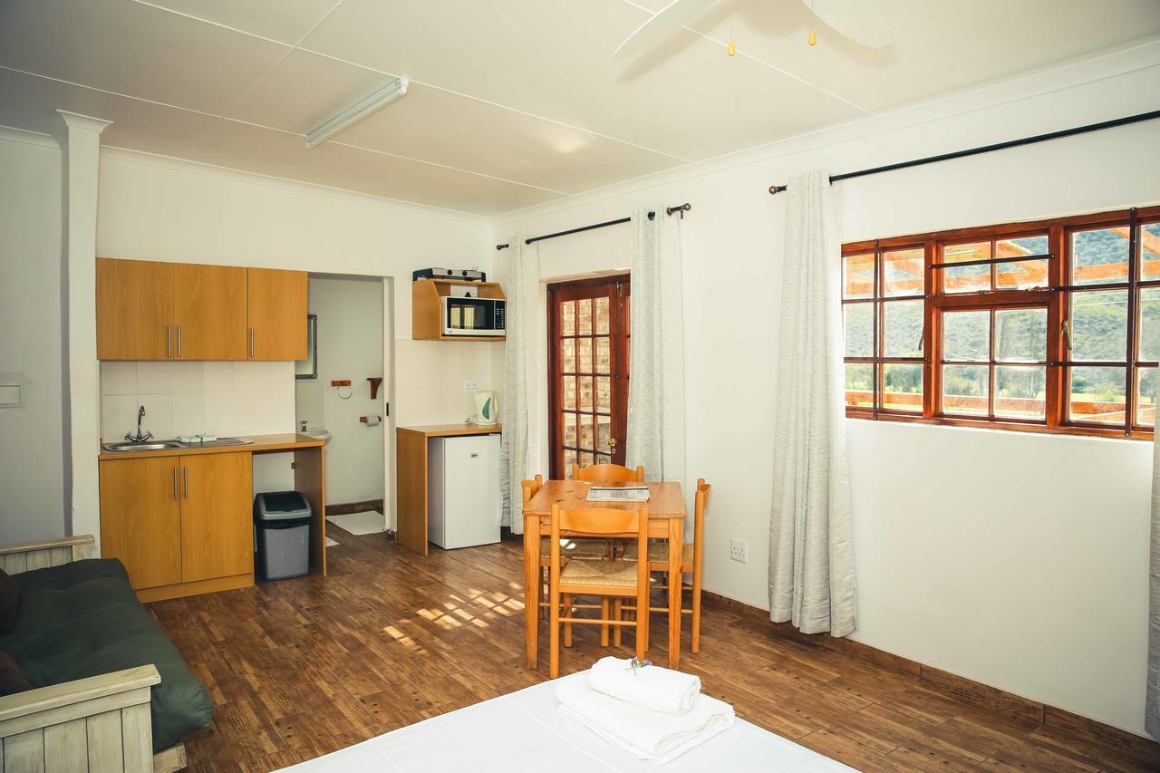 Wilgewandel Holiday Farm & Day Restaurant Oudtshoorn Bagian luar foto