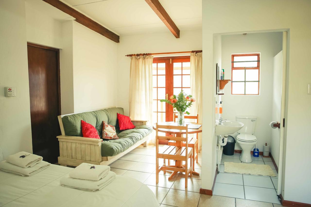Wilgewandel Holiday Farm & Day Restaurant Oudtshoorn Bagian luar foto