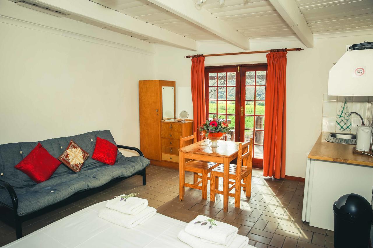 Wilgewandel Holiday Farm & Day Restaurant Oudtshoorn Bagian luar foto