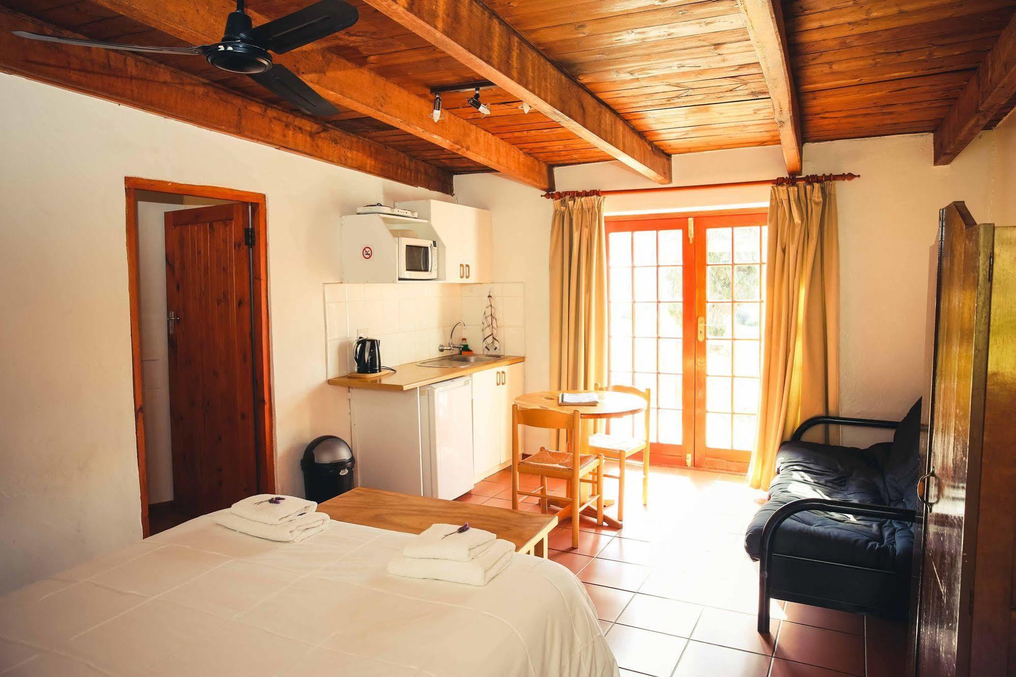 Wilgewandel Holiday Farm & Day Restaurant Oudtshoorn Bagian luar foto