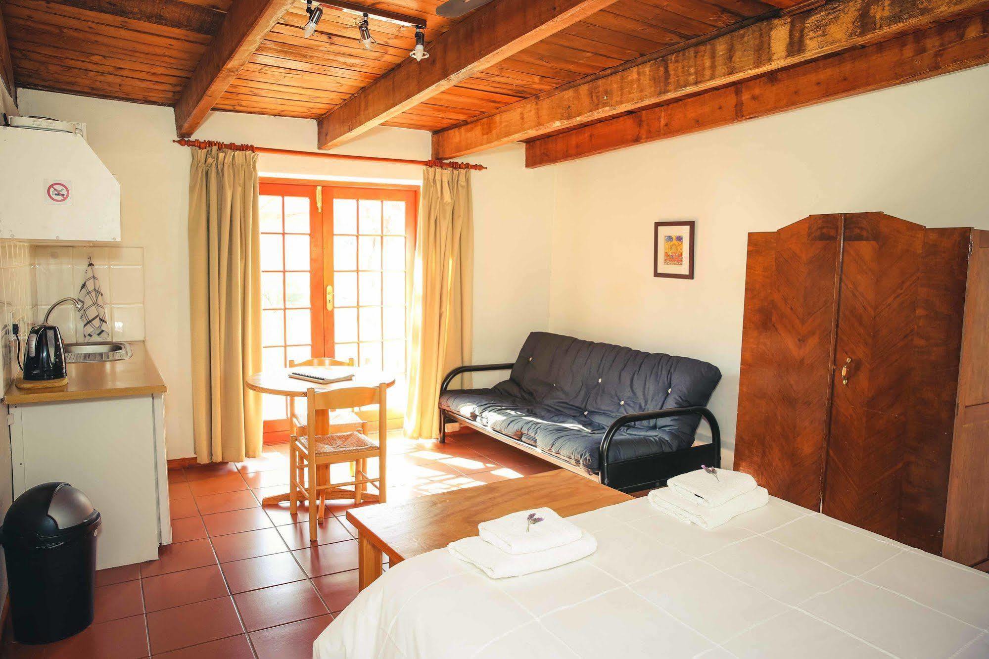 Wilgewandel Holiday Farm & Day Restaurant Oudtshoorn Bagian luar foto