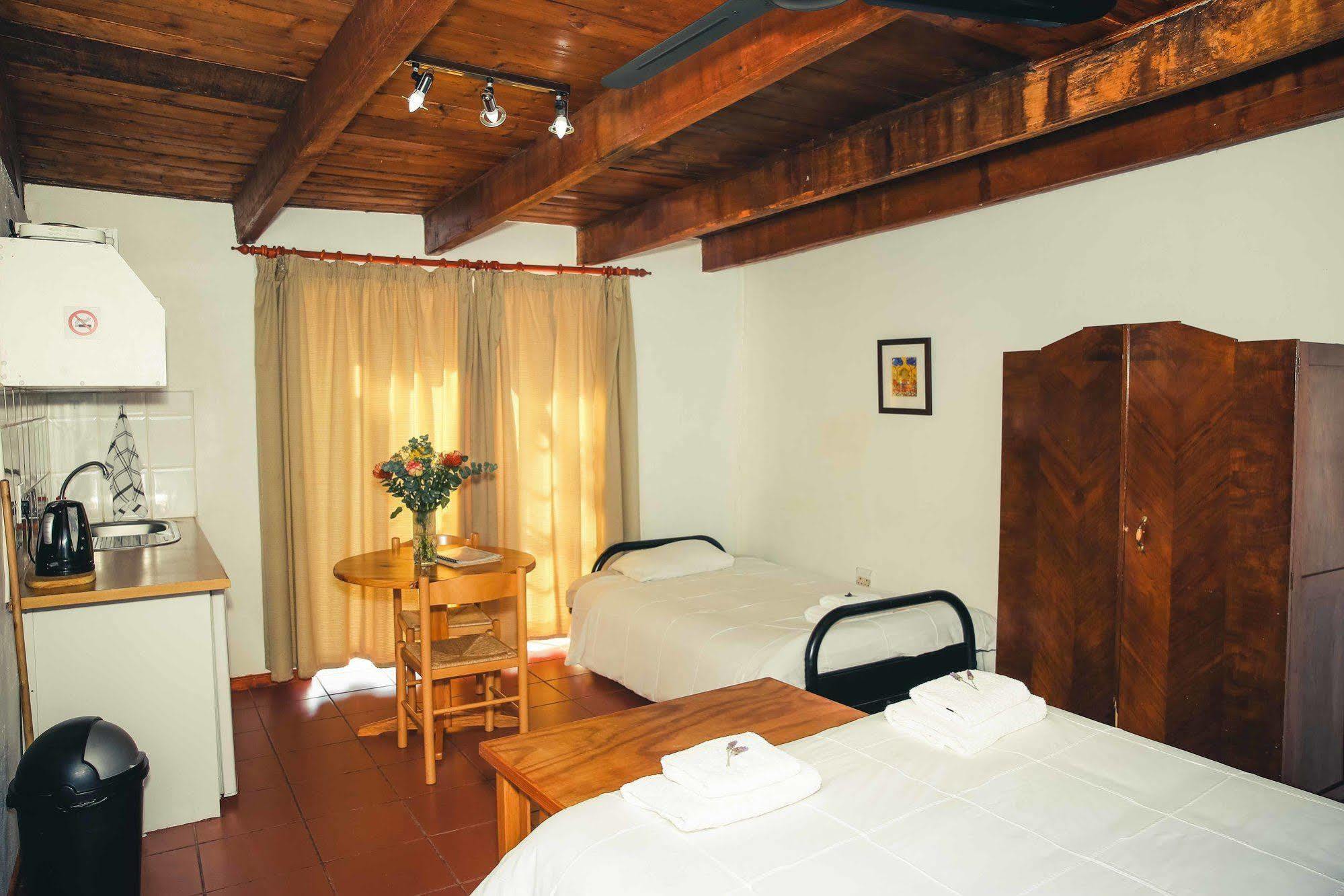 Wilgewandel Holiday Farm & Day Restaurant Oudtshoorn Bagian luar foto